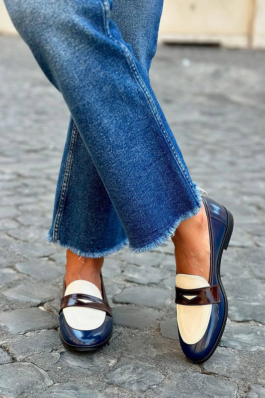Elegante tweekleurige mocassin
