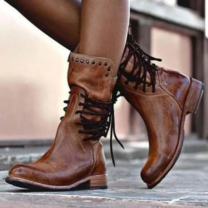 Veterlaarsjes met studs details