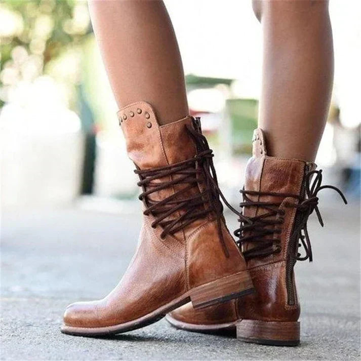 Veterlaarsjes met studs details