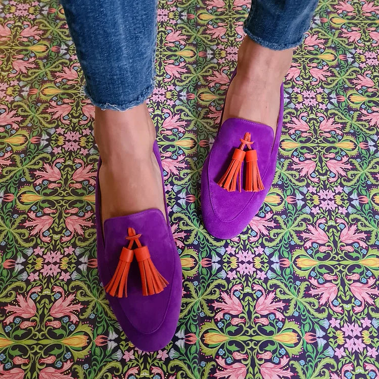 Paarse mocassin met kwastjes