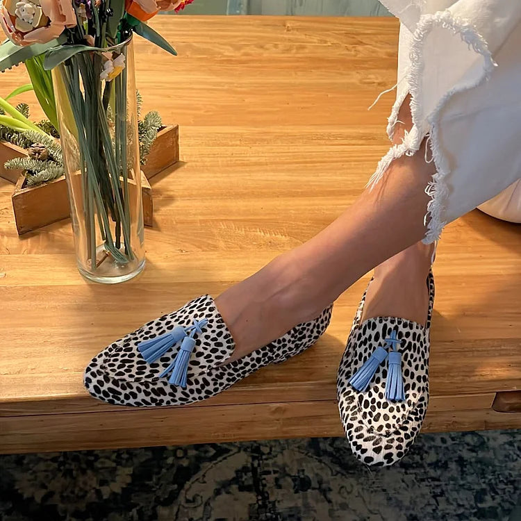 Gevlekte mocassins met blauwe kwastjes