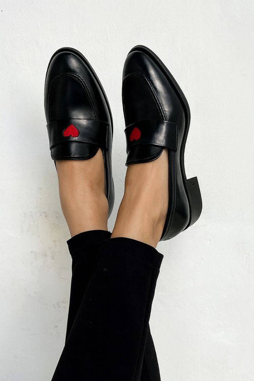 Klassieke mocassin met hartdetail
