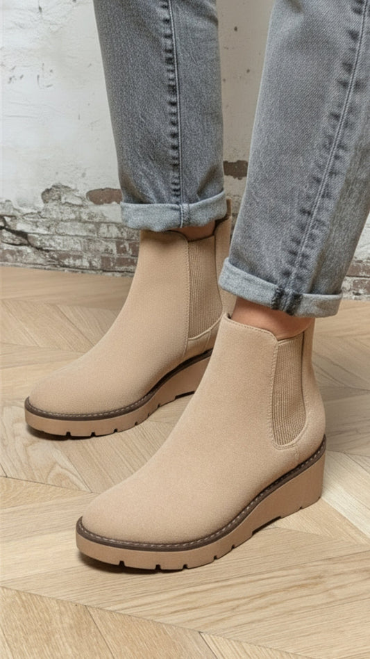 Chelsea boots met comfortabele sleehak